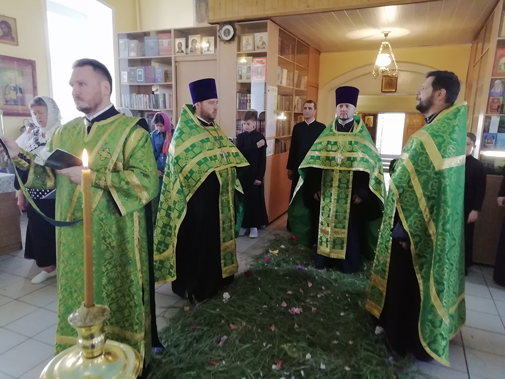 Всенощное бдение в канун праздника Троицы