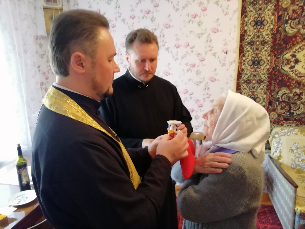 Посещение старейшей алтарницы Никольского храма