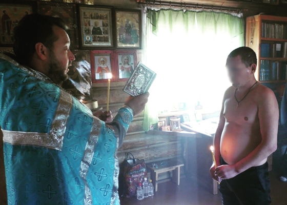 Протоиерей Антоний Шварёв  совершил таинство крещения в исправительной колонии №7 