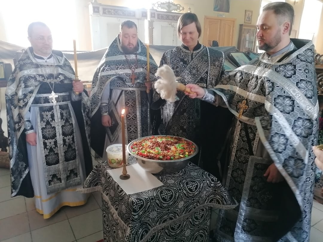 Протоиерей Александр Филиппов совершил Божественную Литургию Преждеосвященных Даров