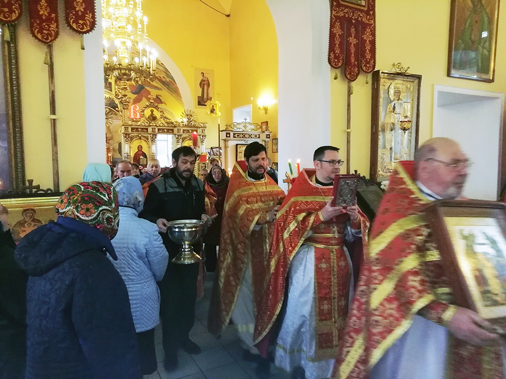 В четверг Светлой седмицы в нашем храме совершалась Божественная литургия