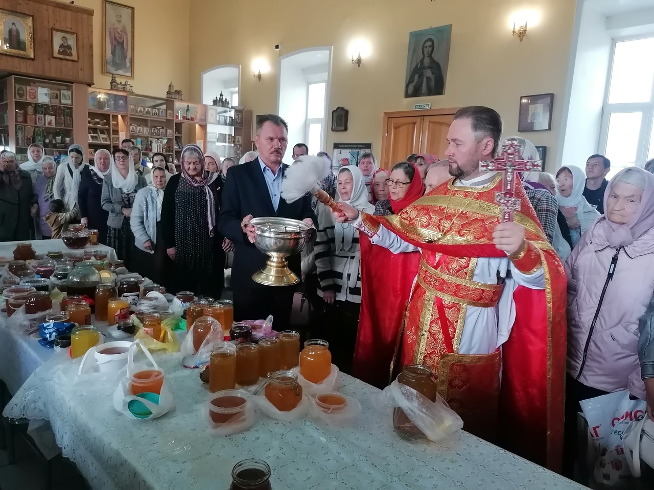 Празднование Происхождение Честных Древ Животворящего Креста Господня