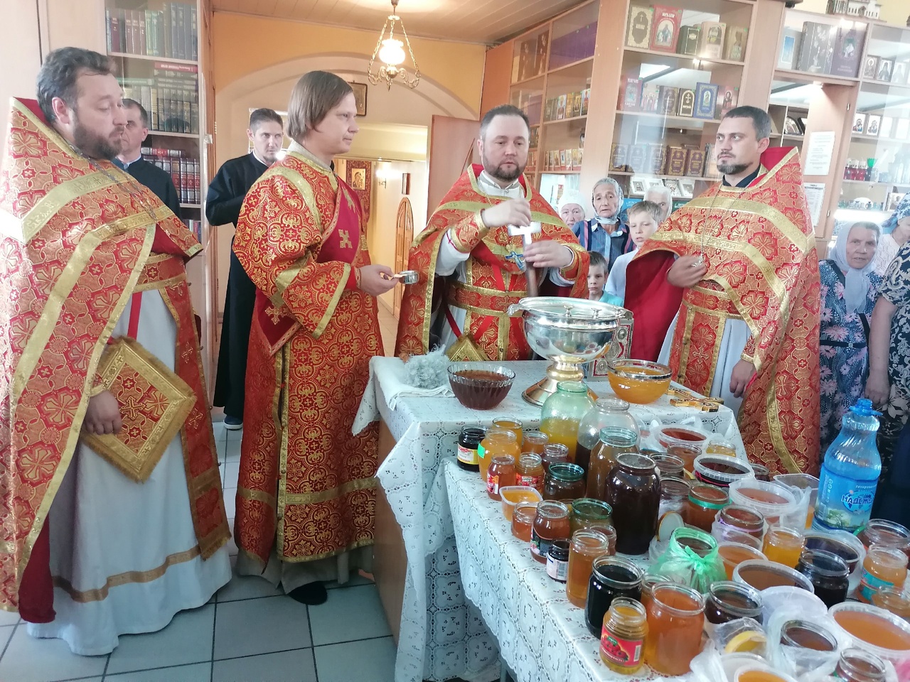 Празднование Происхождение Честных Древ Животворящего Креста Господня