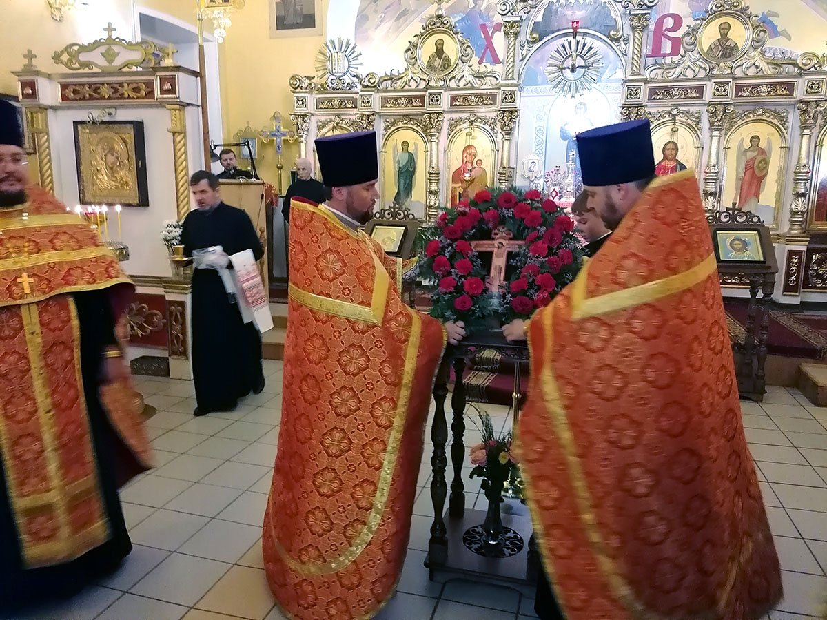 Всенощное бдение в канун празднования Воздвижения Животворящего Креста Господня