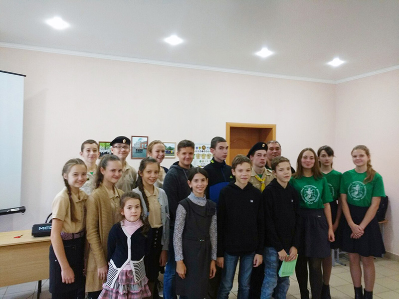 Юные добровольцы дружины "Пенза" в храме Николая Чудотворца jyD_Ut9-K0E копия.jpg