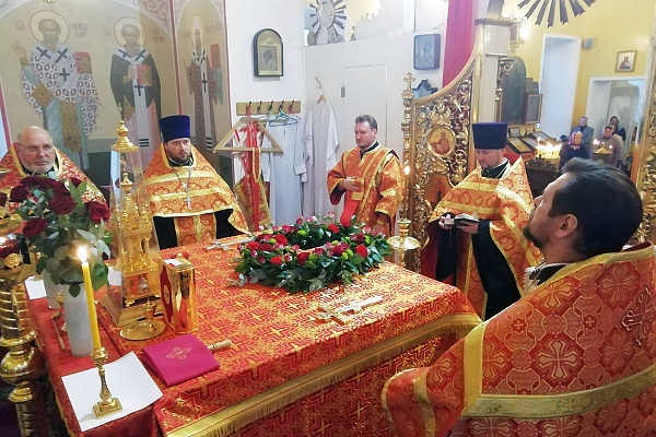 Всенощное бдение в канун празднования Воздвижения Животворящего Креста Господня