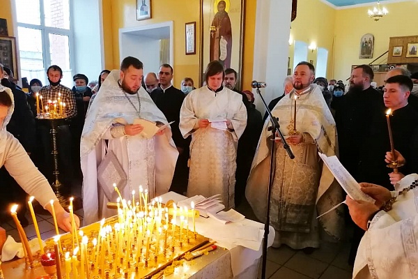 Вечернее богослужение в канун Димитриевской родительской субботы 