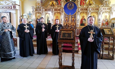 В Прощеное воскресенье протоиерей Александр Филиппов совершил вечерню с чином прощения