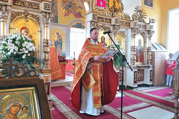 В среду Светлой седмицы протоиерей Александр Филиппов совершил Божественную литургию