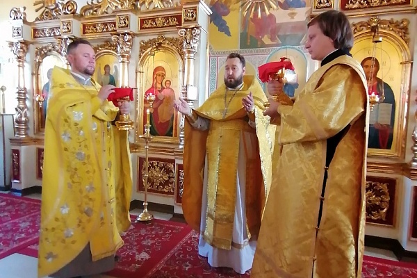 Богослужения в Неделю 6-ю по Пятидесятнице