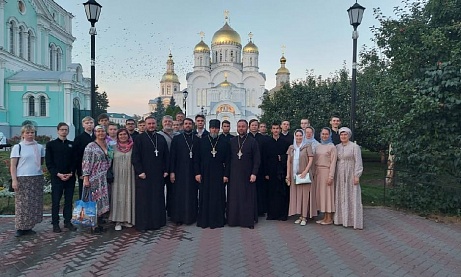   Студенты и сотрудники Пензенской семинарии совершили паломничество в Дивеево   