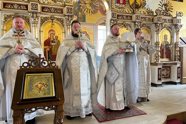 Литургия в Лазареву субботу