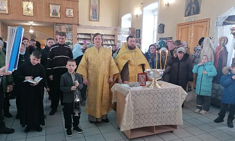 Богослужения в Неделю о блудном сыне