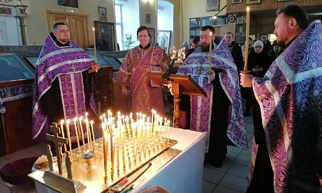 Вечернее богослужение в канун родительской субботы