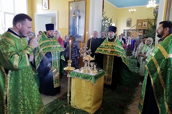 Всенощное бдение в канун праздника Троицы