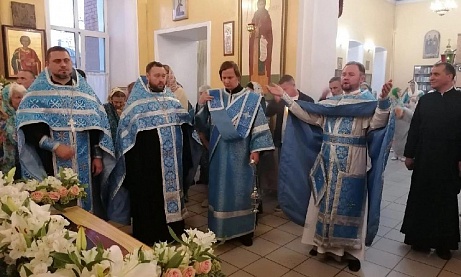 Всенощное бдение с чином Погребения Плащаницы Пресвятой Богородицы