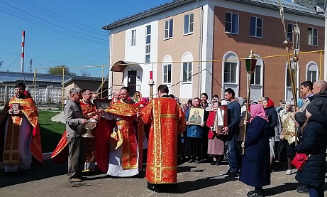 В среду Светлой седмицы протоиерей Александр Филиппов совершил Божественную литургию