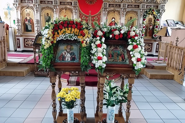 Литургия в день престольного  праздника нашего храма в честь святителя Николая Чудотворца