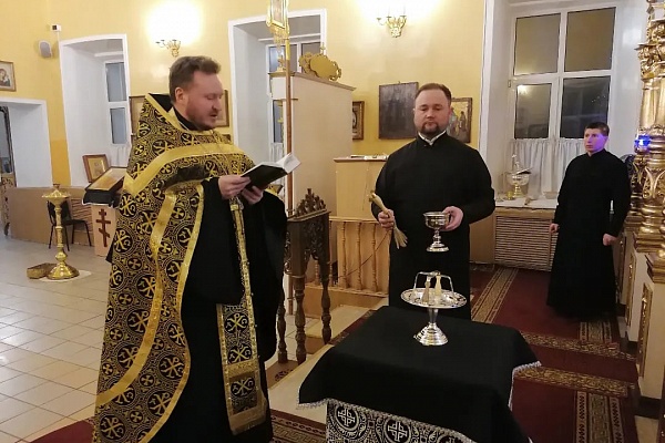 Иерей Сергий Карасёв освятил евхарестические сосуды