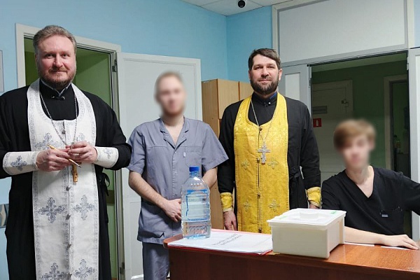 Священники посетили раненых участников СВО в военном госпитале Пензы