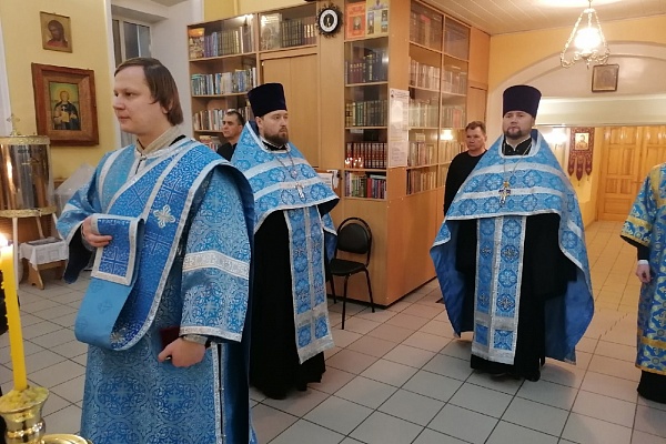 Всенощное бдение в канун празднования Введения во храм Пресвятой Богородицы