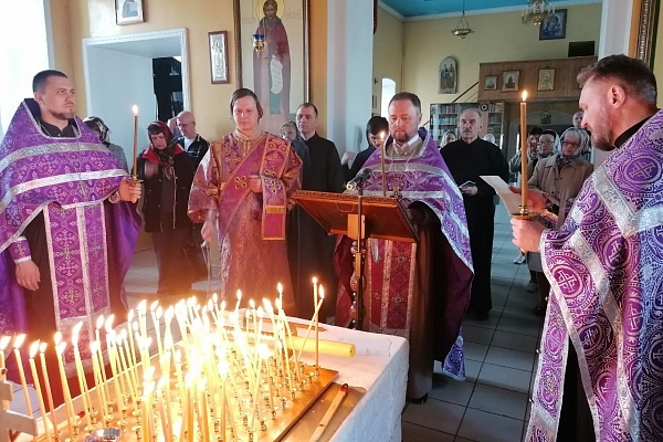 Вечернее богослужение в канун родительской субботы