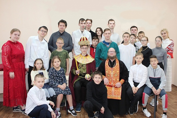 Воспитанники нашей воскресной школы "Азбука веры" побывали в детском православном лагере "Накануне Рождества"