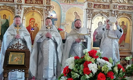 В Великую Субботу протоиерей Александр Филиппов совершил Литургию святителя Василия Великого