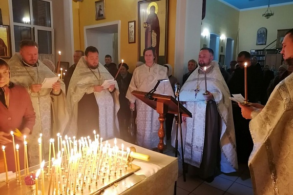 Вечернее богослужение в канун Димитриевской родительской субботы