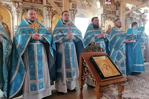 Празднование Похвалы Пресвятой Богородицы