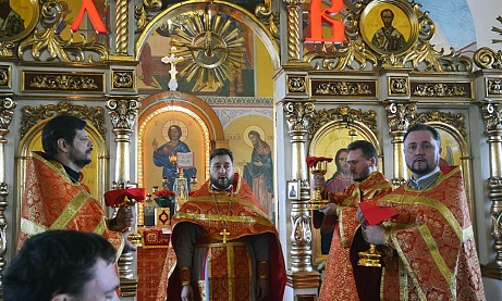 Протоиерей Антоний Шварёв совершил утреннюю Пасхальную Литургию