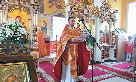 В среду Светлой седмицы протоиерей Александр Филиппов совершил Божественную литургию