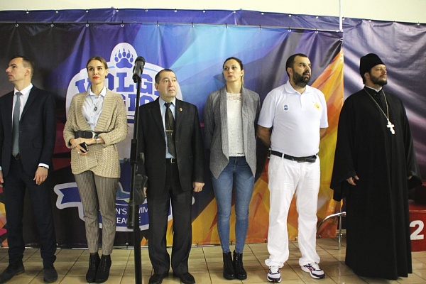 Иерей Сергий Беляков посетил межрегиональный турнир по плаванию