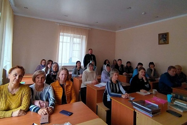 "Библейское общество Никольского храма" 19.10.25 продолжило изучение толкований на "Апокалипсис" Иоанна Богослова.