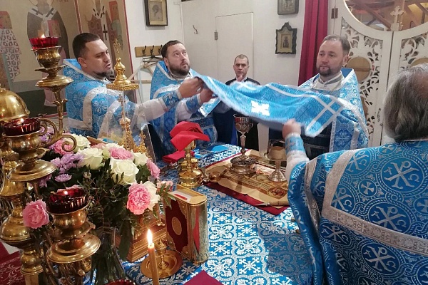 Празднование Введение во храм Пресвятой Богородицы