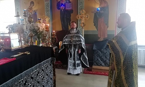 Протоиерей Александр Филиппов совершил Божественную Литургию Преждеосвященных Даров