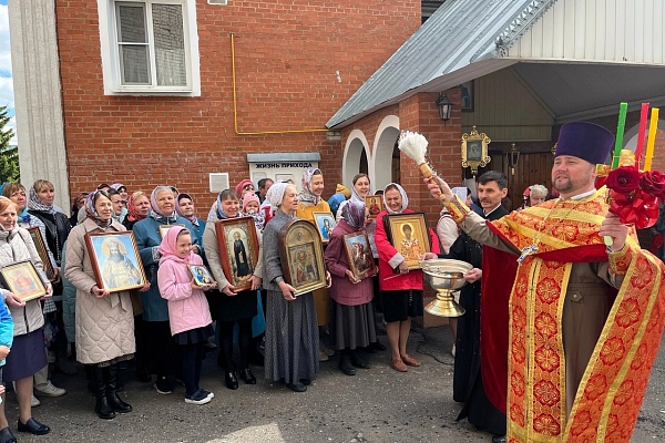 Богослужения в Неделю о расслабленном