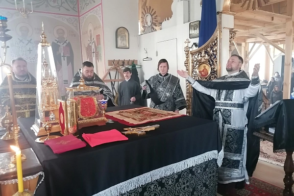 Протоиерей Александр Филиппов совершил Литургию Преждеосвященных Даров