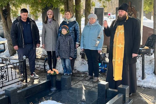 Протоиерей Антоний Шварёв совершил панихиду в день памяти Героя России Александра Сергеева