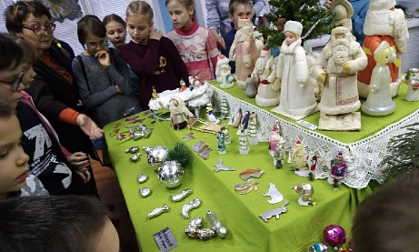 Воспитанники воскресной школы посетили "Музей елочной игрушки"