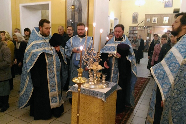 Всенощное бдение накануне Недели 23-ей по Пятидесятнице и праздника Казанской иконе Божией Матери