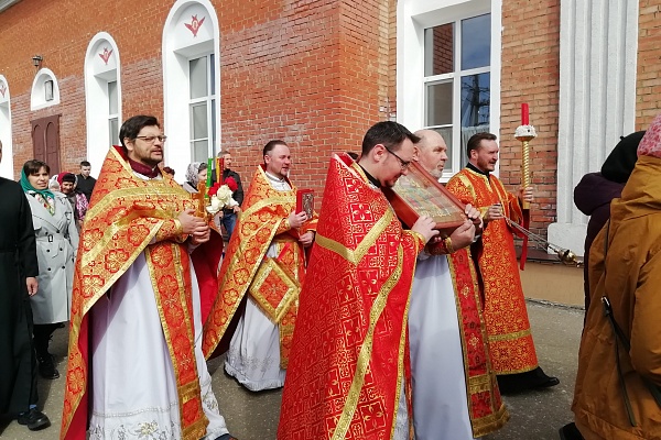 Во вторник Светлой седмицы протоиерей Александр Филиппов совершил Божественную литургию