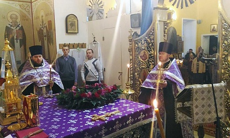 Всенощное бдение в канун Крестопоклонной Недели