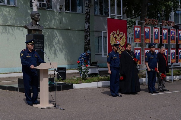 В УФСИН почтили память Героя России Александра Сергеева