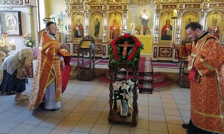 Всенощное бдение в канун празднования Происхождения (изнесения) Честных Древ Животворящего Креста Господня