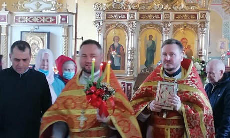  В четверг  Светлой седмицы протоиерей Александр Филиппов совершил Божественную литургию