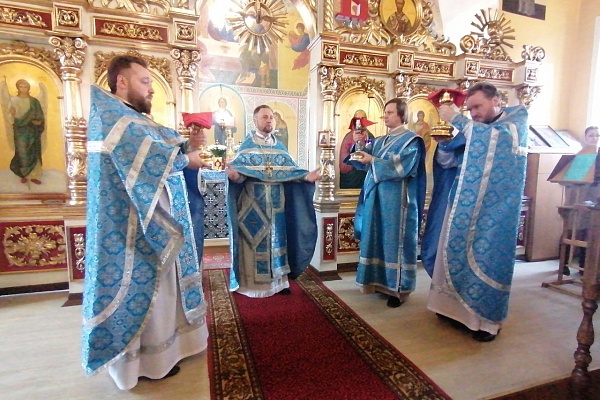 Празднование Благовещение Богородицы