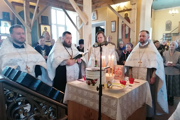 Протоиерей Александр Филиппов совершил Таинство Соборования