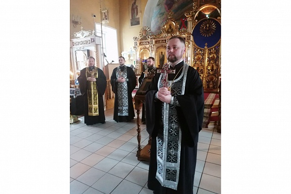 В Прощеное воскресенье протоиерей Александр Филиппов совершил вечерню с чином прощения