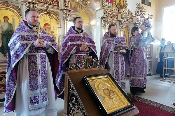 Божественная литургия в Великий Четверток  